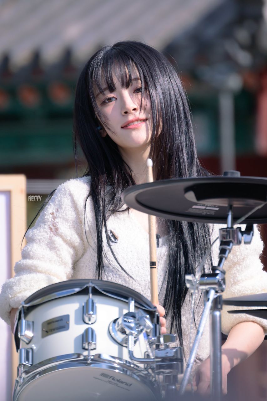 [QWER] 쵸단1_2.jpg