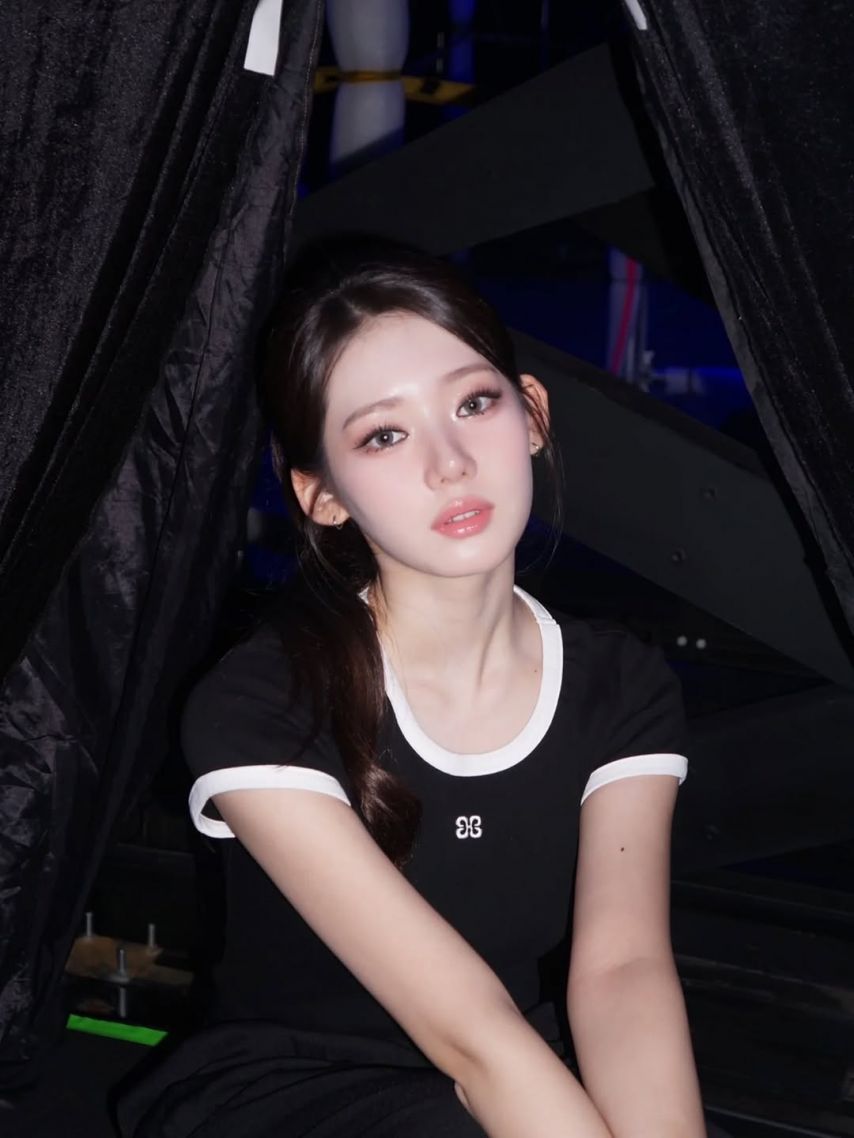BABYMONSTER (베이비몬스터) 로라1_1.jpg