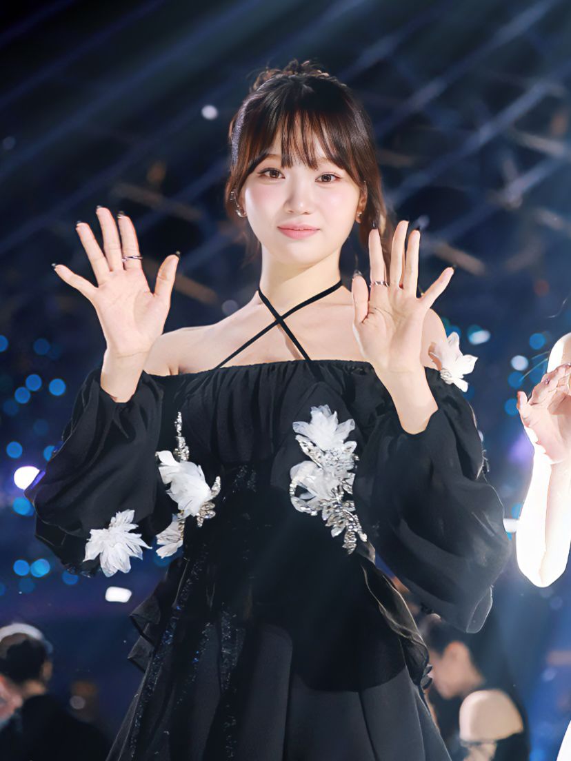 [르세라핌] 어제 긴장했지만 귀여웠던 김채원1_4.jpg