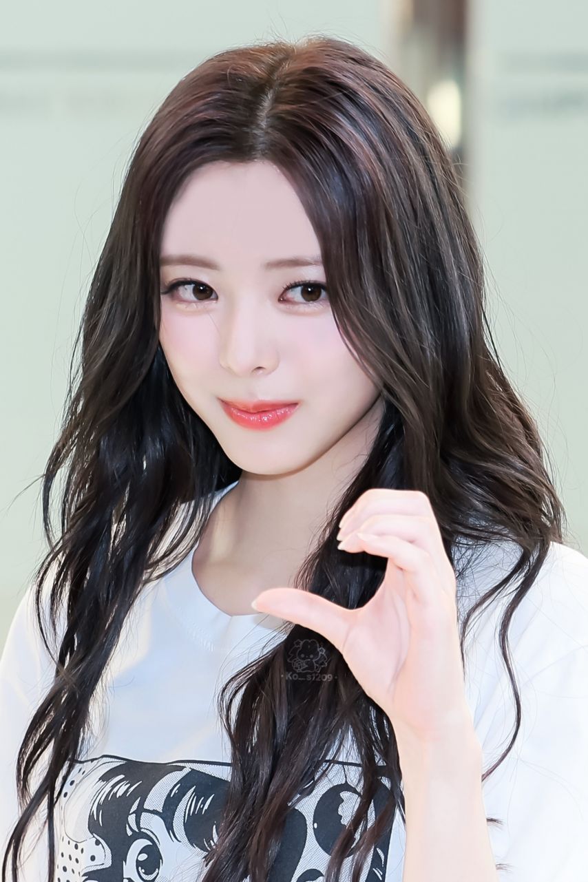 [ITZY] 유나1_1.jpg