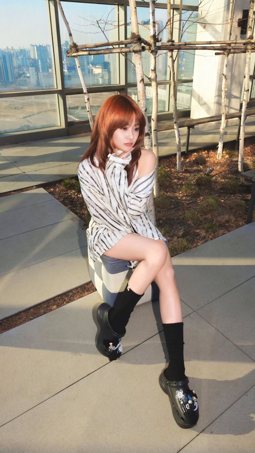 르세라핌 김채원,사쿠라,허윤진,카즈하,홍은채1_12.jpg