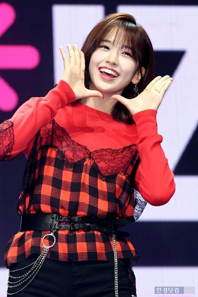 아이브 안유진1_1.jpg