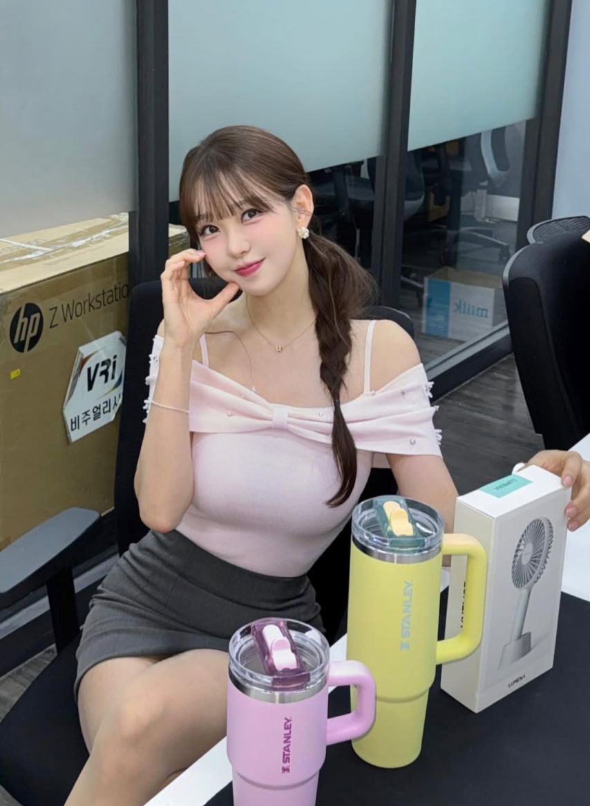 김윤희 아나운서1_1.jpg
