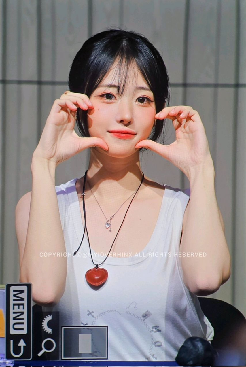 [QWER] 히나1_1.jpg