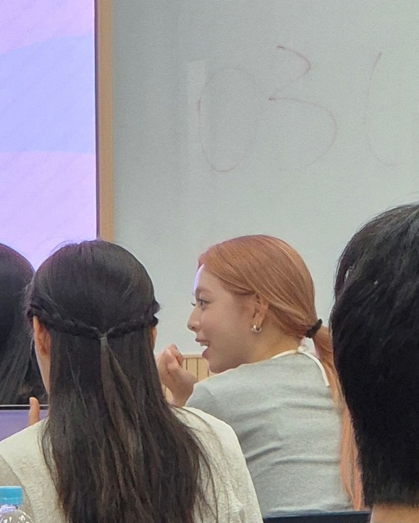 ITZY 예지,채령,유나1_10.jpg