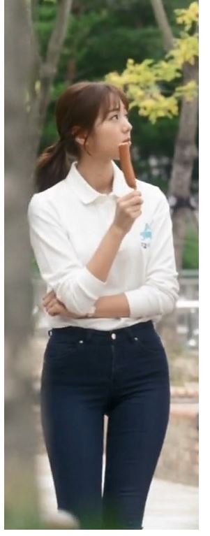 골반라인 돋보였던 채수빈 제작발표회 검스 원피스 핏1_3.jpg