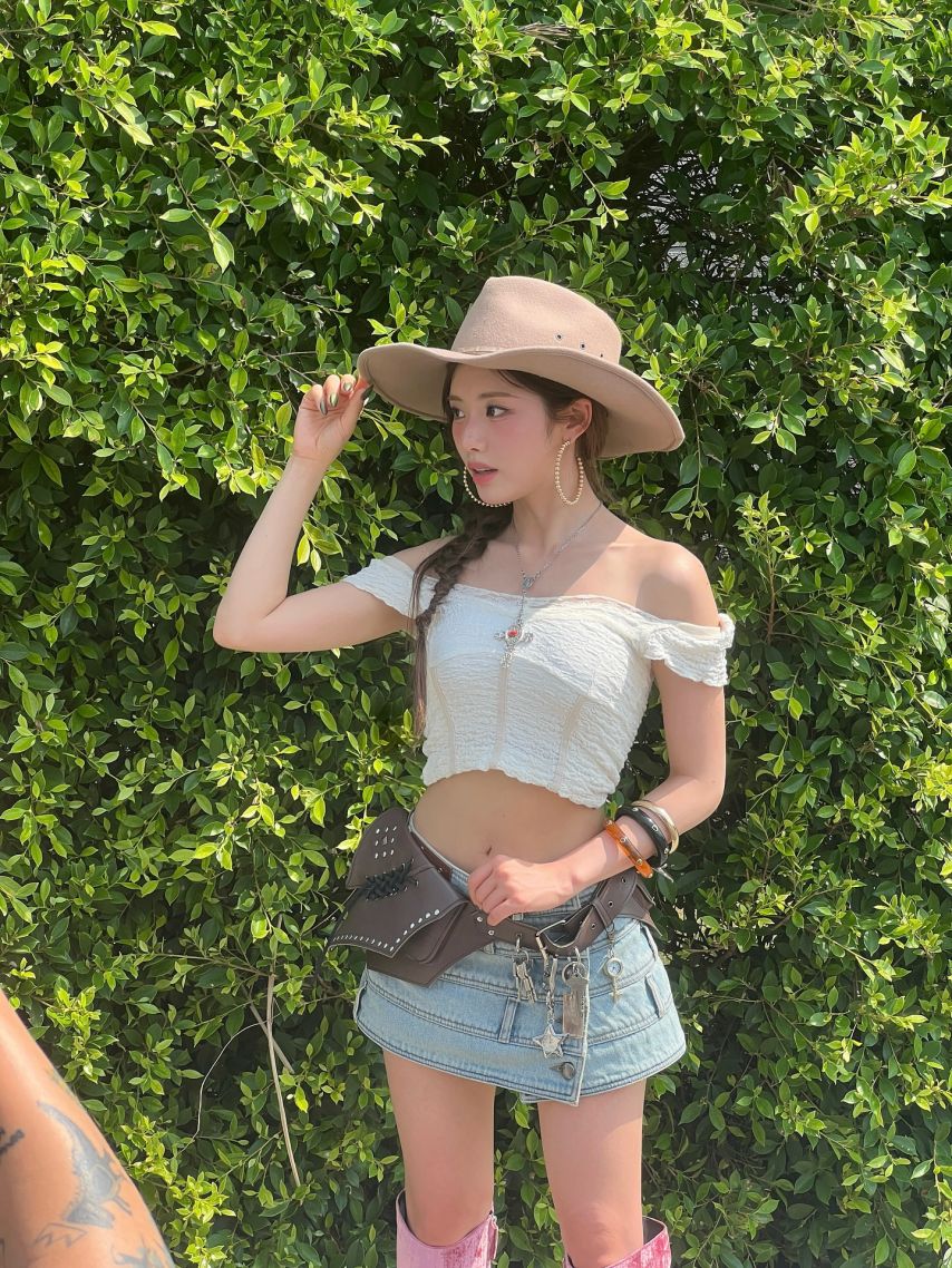 프로미스나인 박지원1_3.jpg