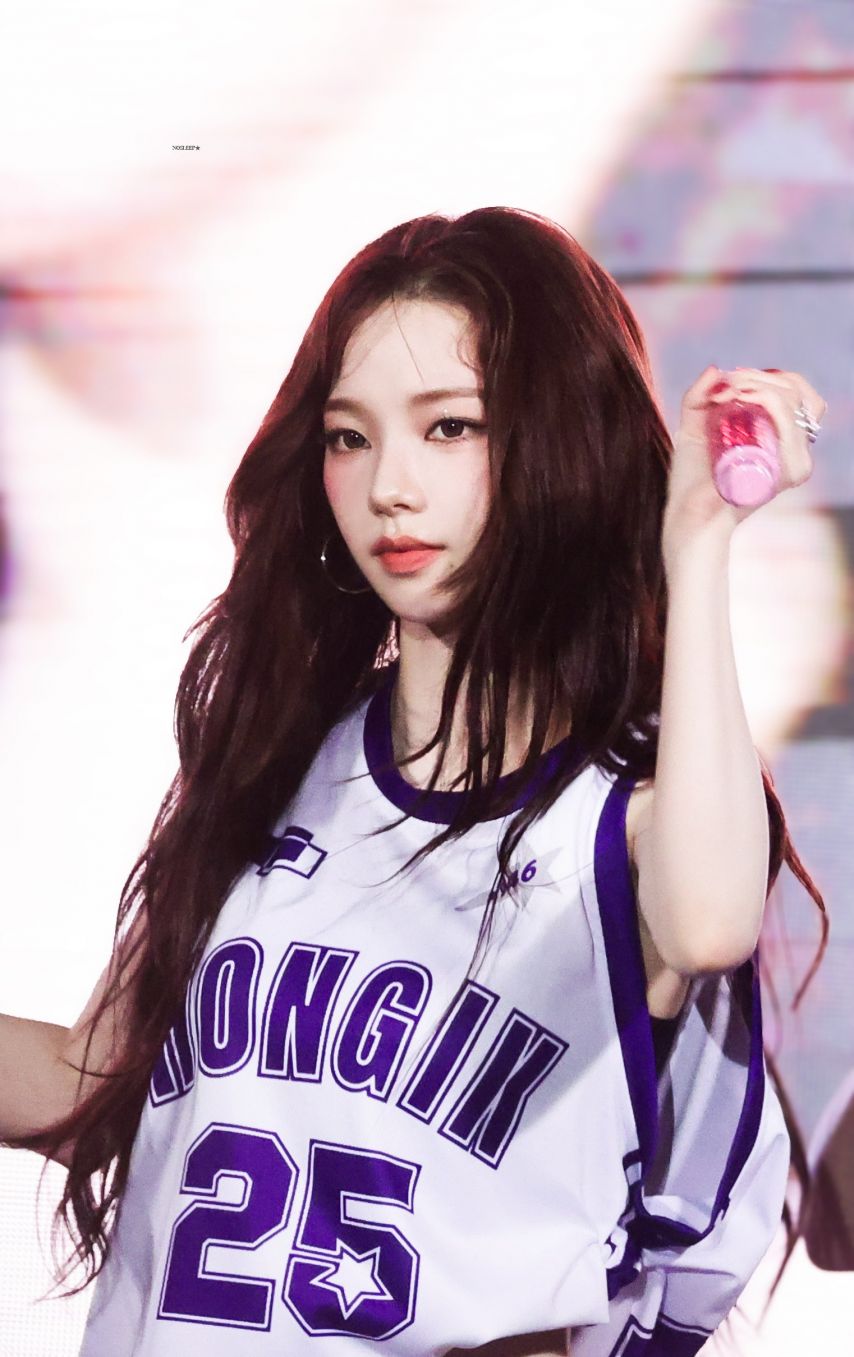 에스파 카리나 홍익대1_6.jpg
