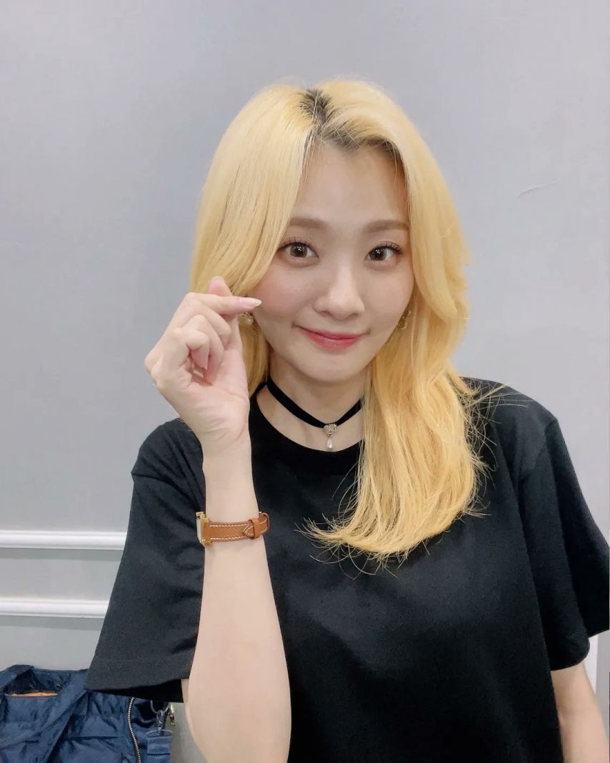 볼빨간사춘기 안지영1_1.jpg