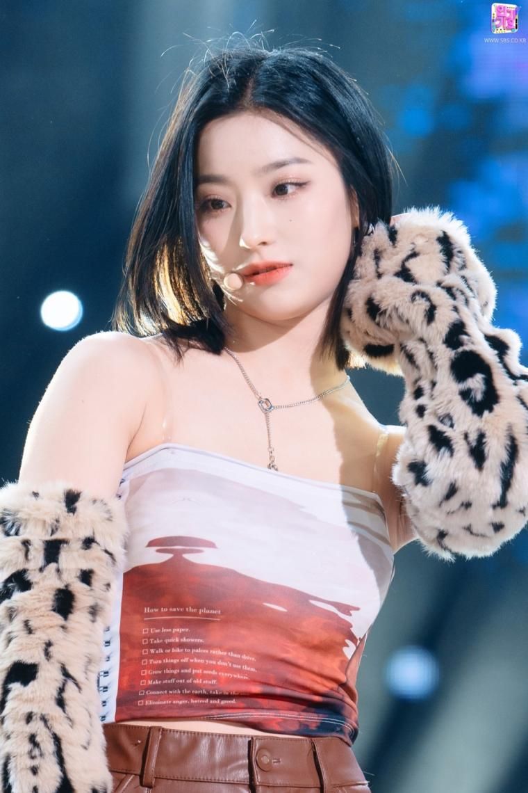 프로미스나인 이새롬1_2.jpg