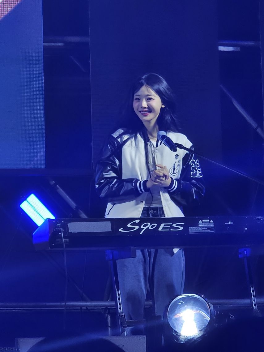 QWER 히나1_2.jpg