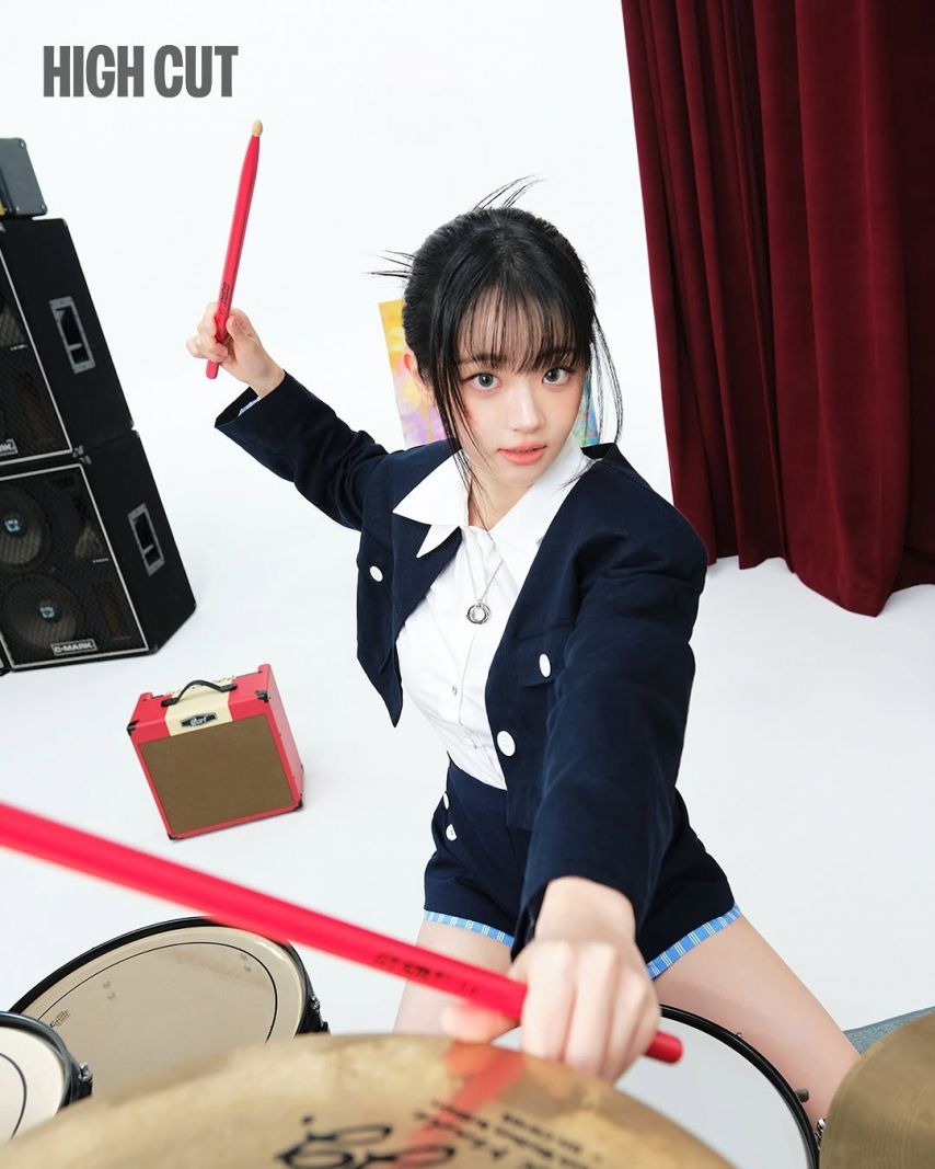QWER HIGH CUT1_5.jpg