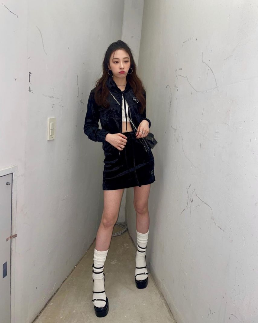 로켓펀치 윤경1_4.jpg