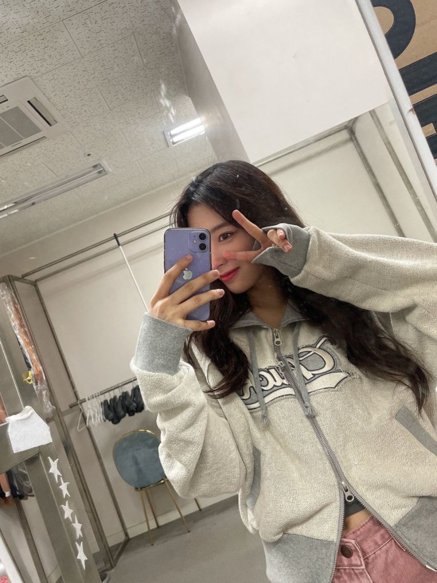 로켓펀치 윤경1_3.jpg
