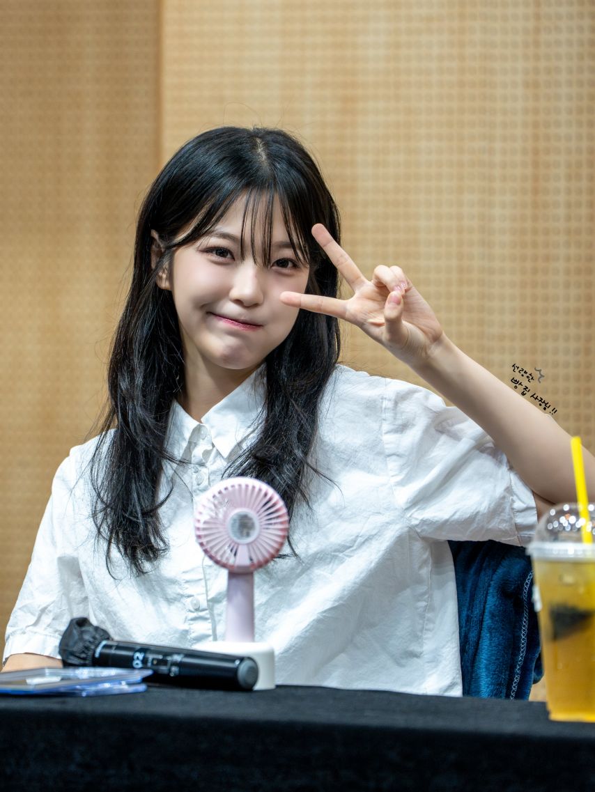 프로미스나인 백지헌1_1.jpg