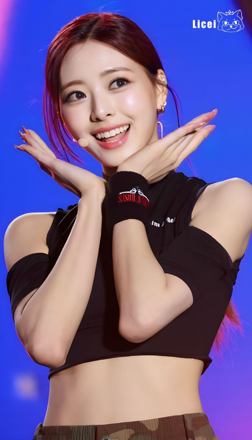 ITZY 유나3_4.jpg