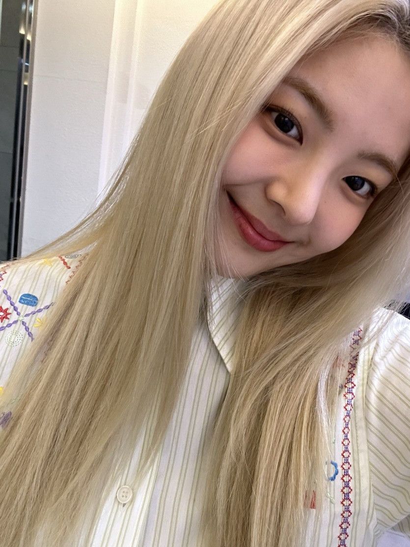 ITZY 리아1_2.jpg