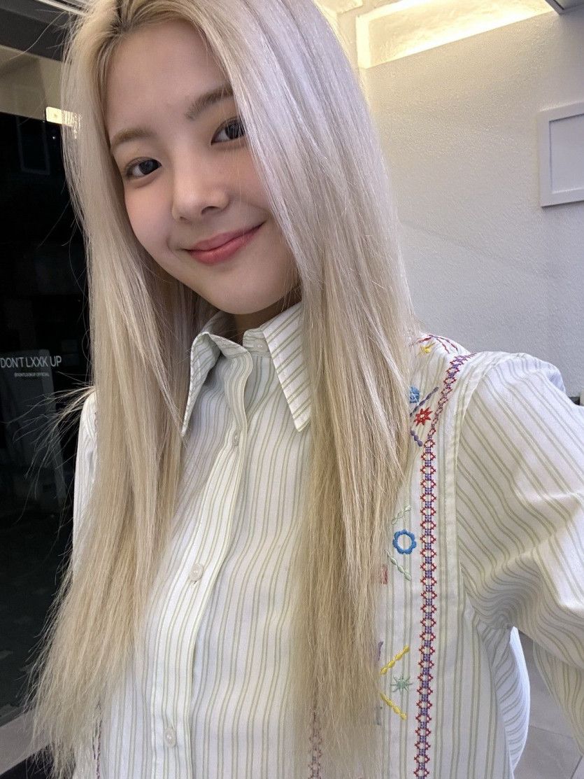 ITZY 리아1_4.jpg