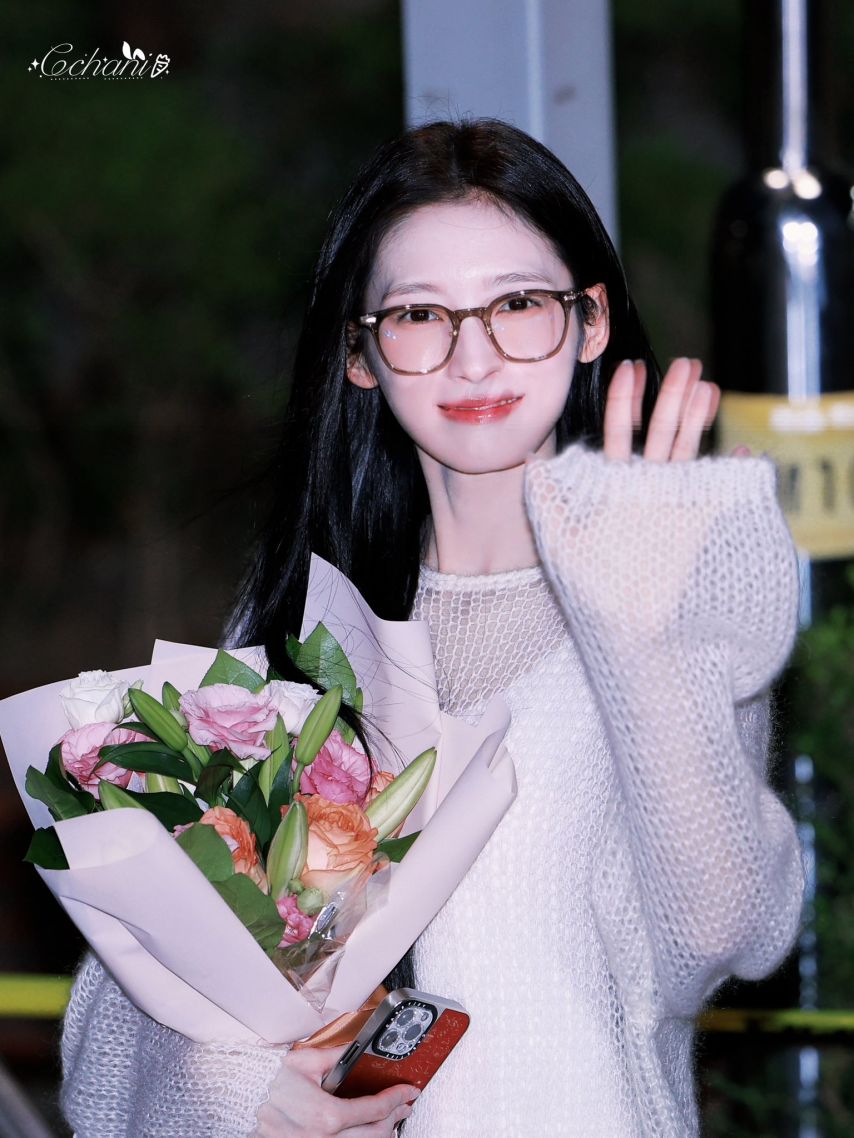오마이걸 아린1_3.jpg