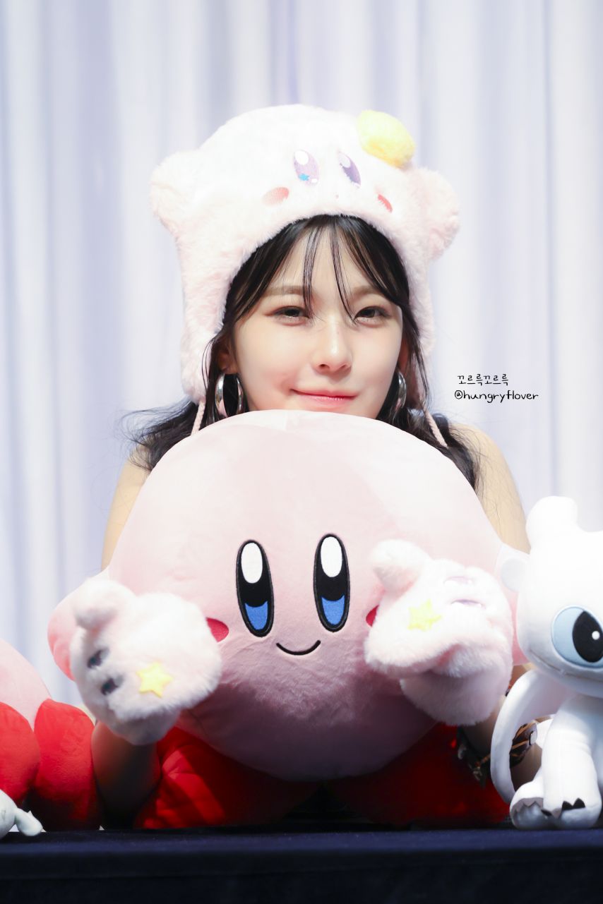 프로미스나인 백지헌1_2.jpg