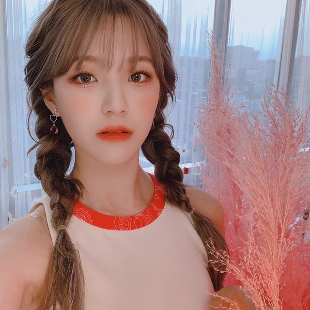 프로미스나인 백지헌1_1.jpg