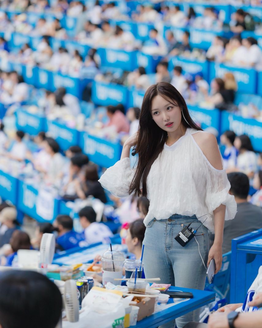 김세연 아나운서1_2.jpg