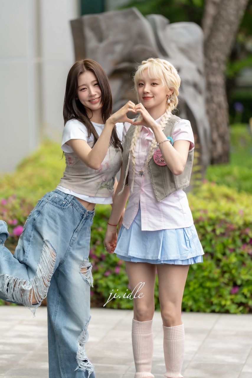 오늘자 아이들 미연 우기1_1.jpg