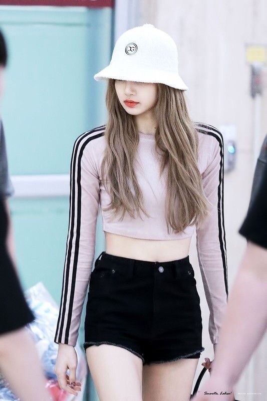 블랙핑크 리사2_3.jpg
