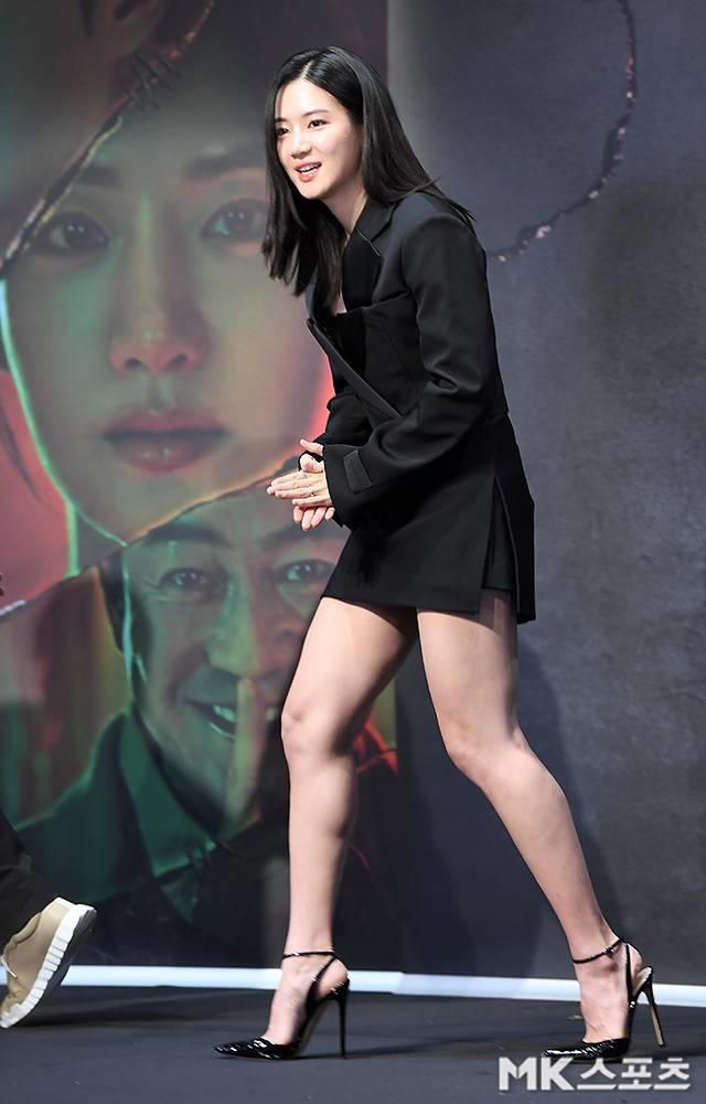 박주현 각선미1_1.jpeg