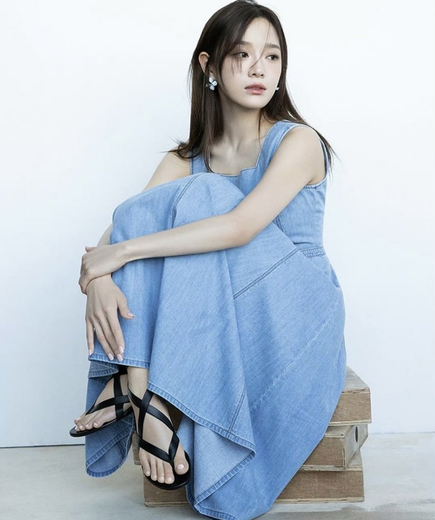 김세정 발_51066_1.jpeg