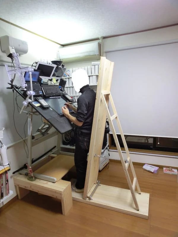만화가들 허리가 안 좋아지면 그림체가 이상해지는 이유2.jpg