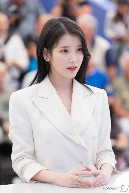 아이유.jpg