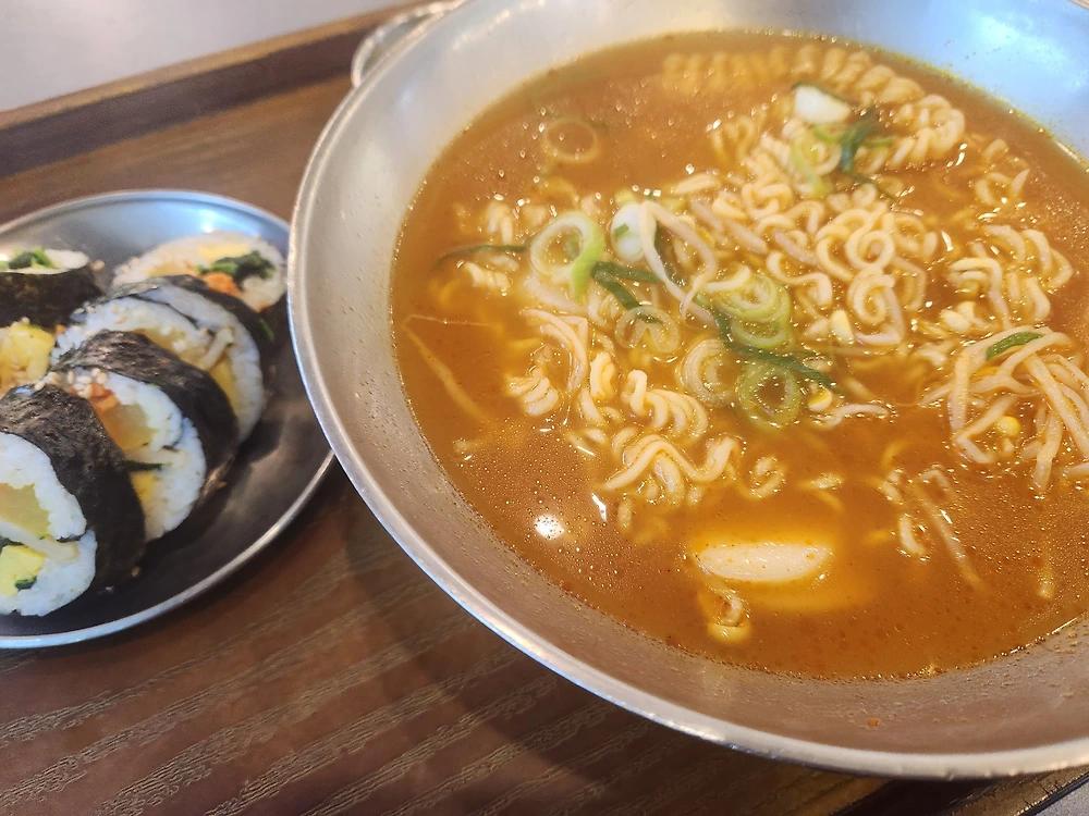 김포공항 9천원 라면, 김밥 세트1.webp.jpg