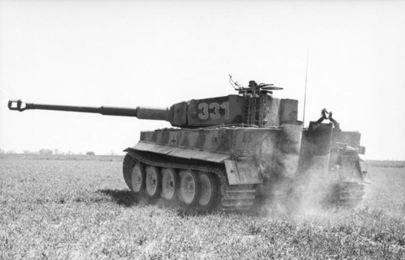 Tiger+tank,+Russia,+1944.jpg