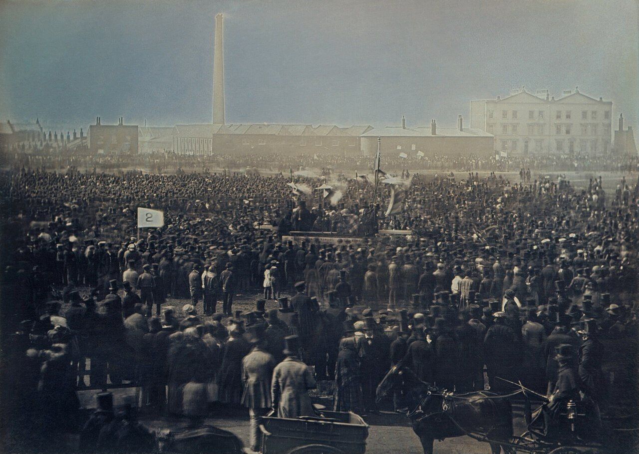 1280px-Chartist_meeting_on_Kennington_Common_by_William_Edward_Kilburn_1848_-_restoration1.jpg